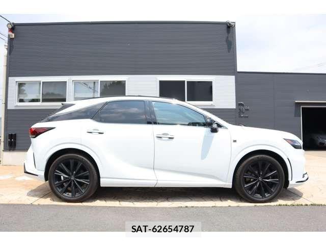 Lexus RX 2024-02 8131066-3