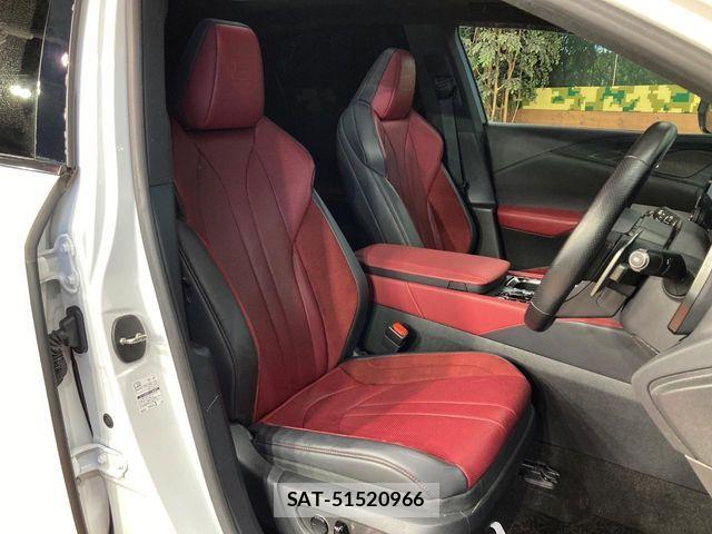 Lexus RX 2023-11 8208470-9