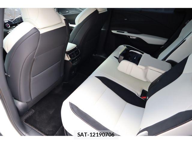 Lexus RX 2025-04 8336618-11