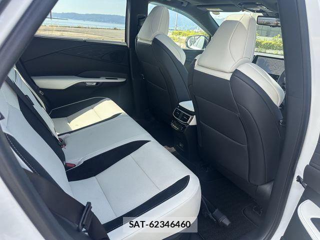 Lexus RX 2025-10 8366792-18