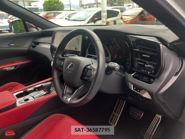 Lexus RX 2023-05 8413344-15