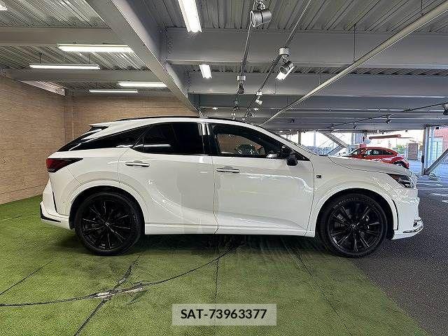 Lexus RX 2023-02 8485653-17