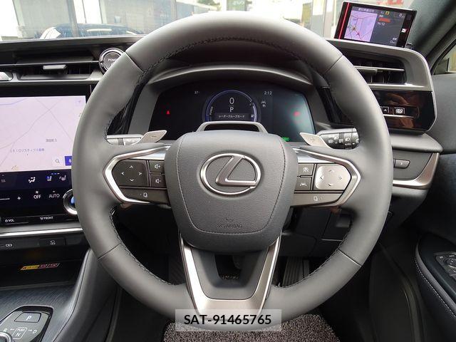 Lexus RZ 2023-08 1123718-17