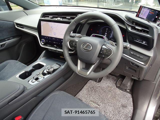 Lexus RZ 2023-08 1123718-2