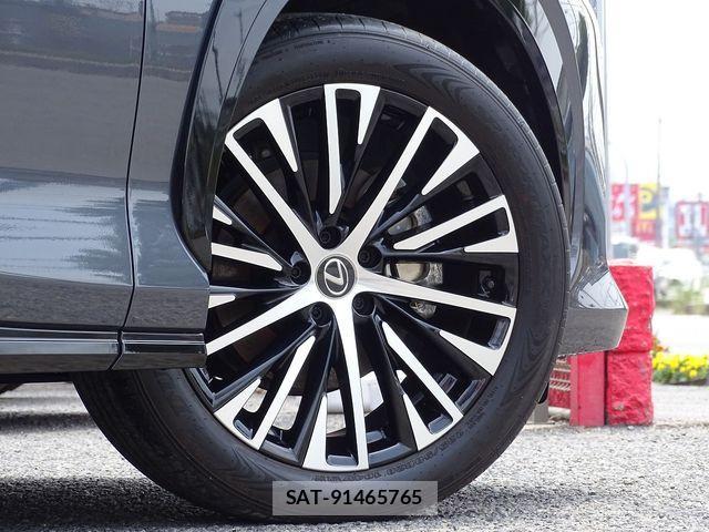 Lexus RZ 2023-08 1123718-8