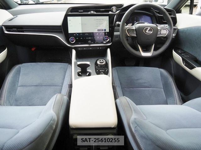 Lexus RZ 2023-05 1155340-10
