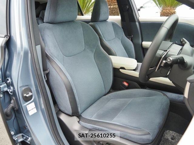 Lexus RZ 2023-05 1155340-11