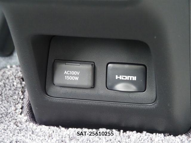 Lexus RZ 2023-05 1155340-15