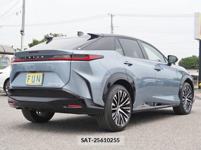 Lexus RZ 2023-05 1155340-4
