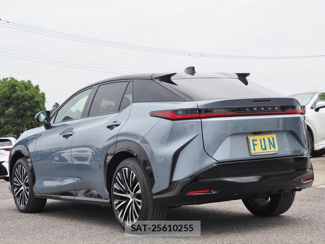 Lexus RZ 2023-05 1155340-5