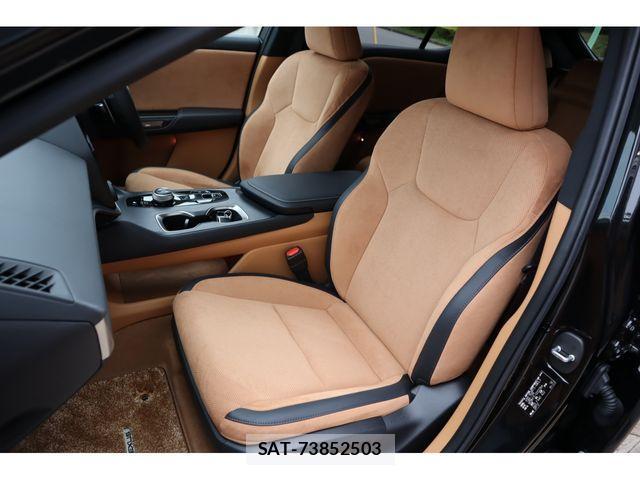 Lexus RZ 2023-10 1366584-9