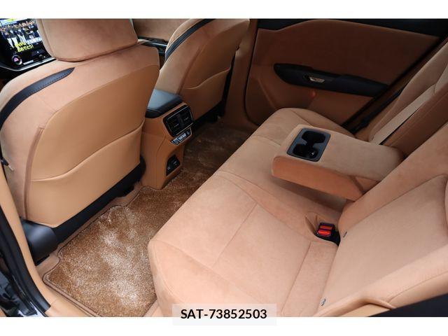 Lexus RZ 2023-10 1366584-11