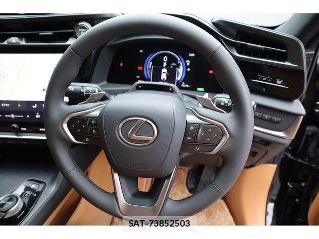 Lexus RZ 2023-10 1366584-12