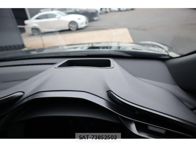 Lexus RZ 2023-10 1366584-19