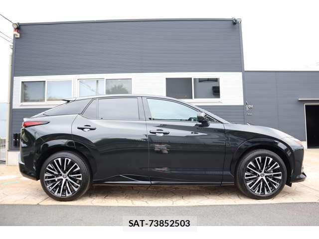 Lexus RZ 2023-10 1366584-3