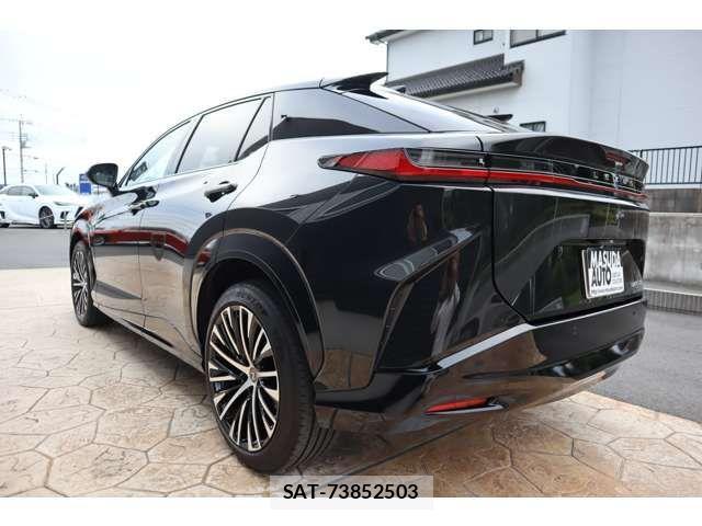 Lexus RZ 2023-10 1366584-4
