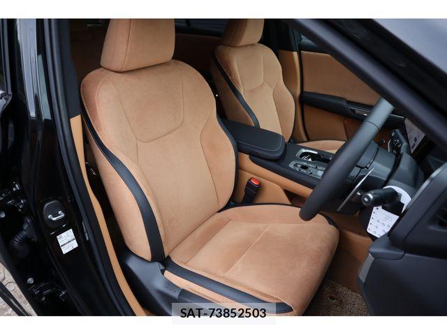 Lexus RZ 2023-10 1366584-8