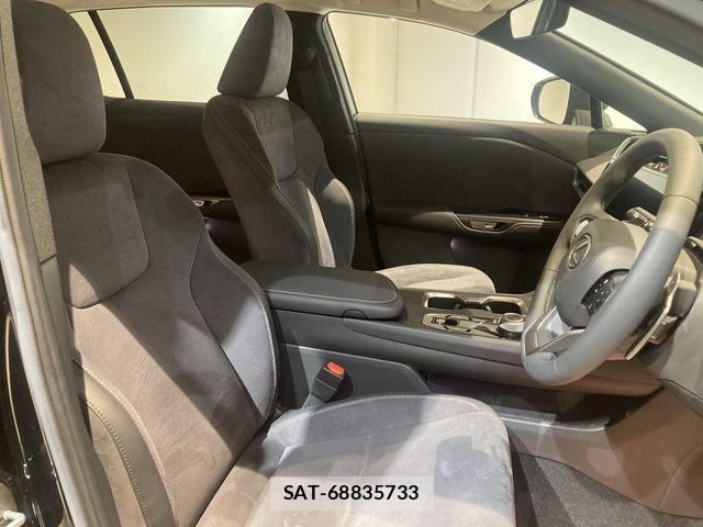 Lexus RZ 2023-08 1426445-10