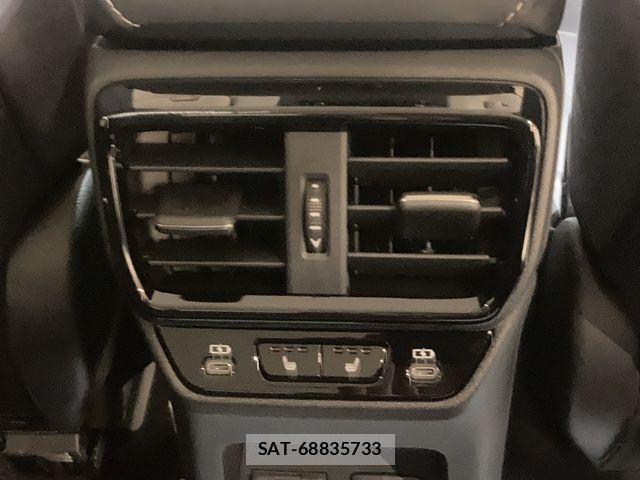 Lexus RZ 2023-08 1426445-11