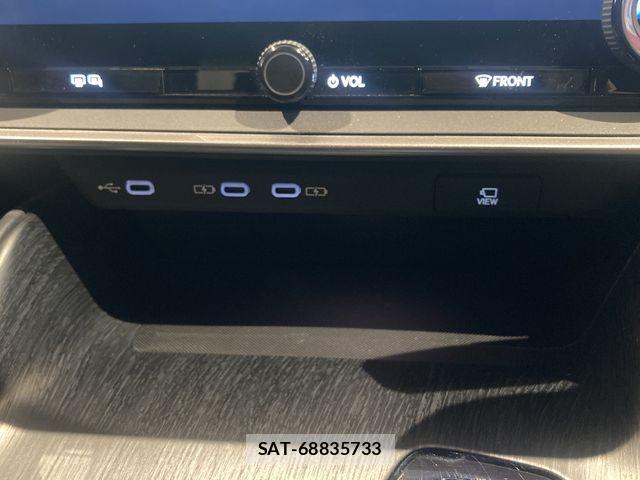 Lexus RZ 2023-08 1426445-18