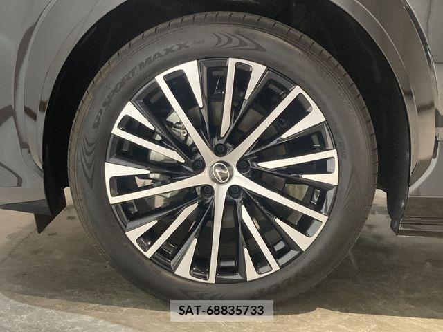 Lexus RZ 2023-08 1426445-21