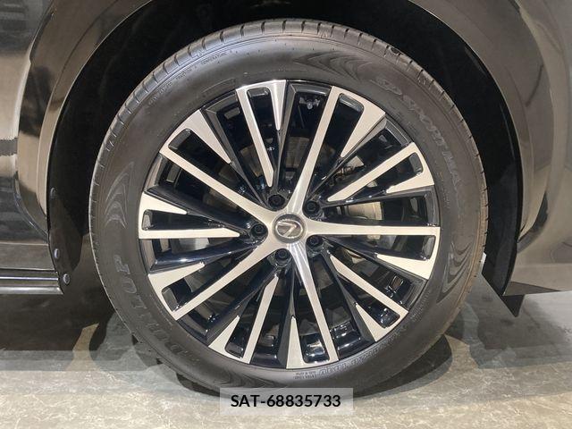 Lexus RZ 2023-08 1426445-24