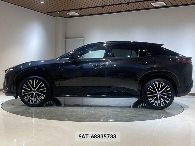 Lexus RZ 2023-08 1426445-4