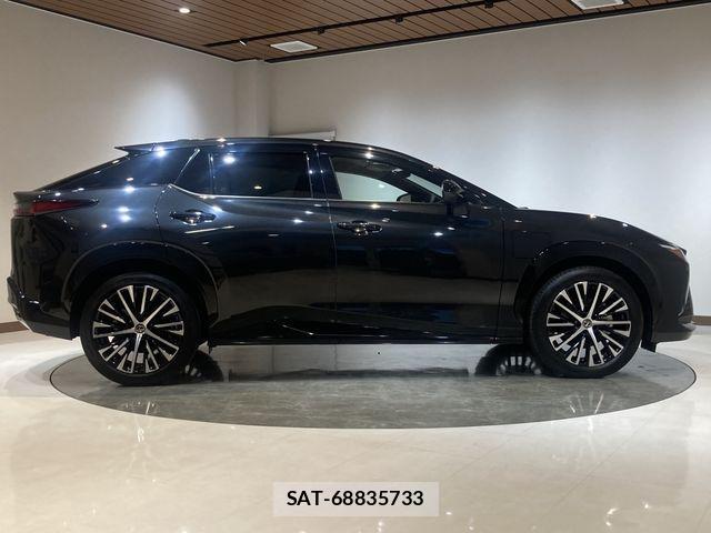 Lexus RZ 2023-08 1426445-5