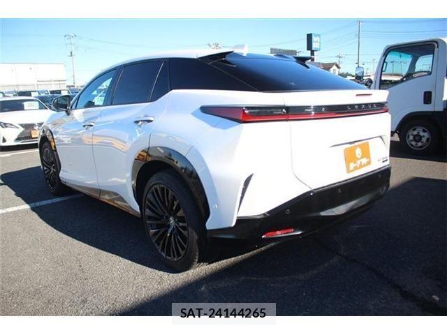 Lexus RZ 2023-07 2099960-11