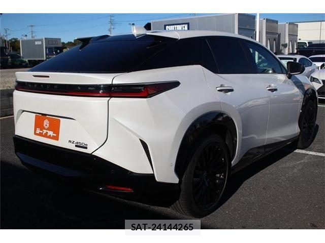 Lexus RZ 2023-07 2099960-13