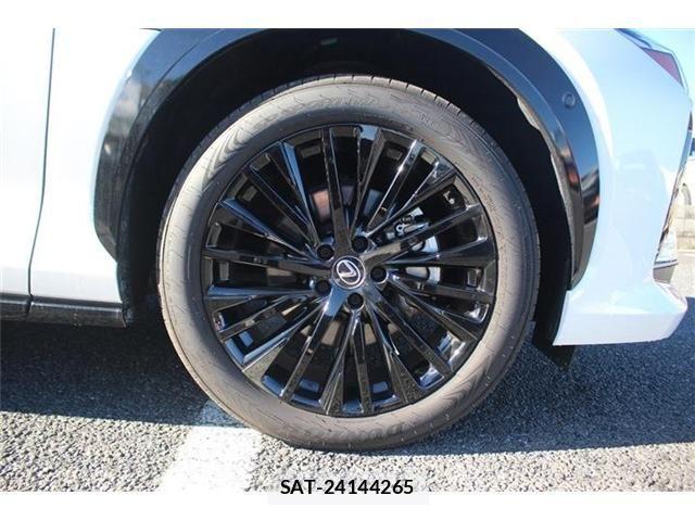 Lexus RZ 2023-07 2099960-15