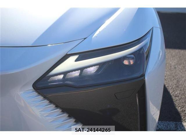 Lexus RZ 2023-07 2099960-16