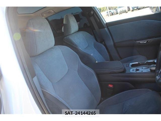 Lexus RZ 2023-07 2099960-21