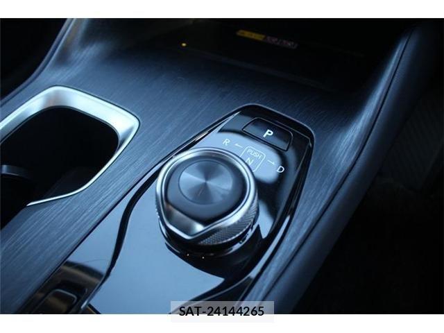Lexus RZ 2023-07 2099960-27