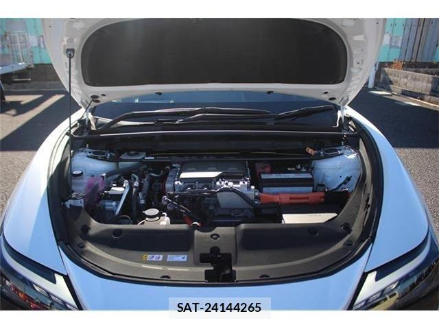 Lexus RZ 2023-07 2099960-29