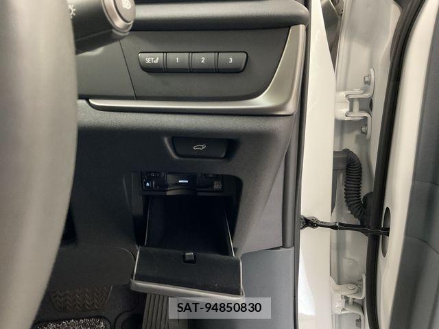 Lexus RZ 2023-10 8036500-11