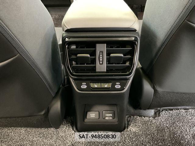 Lexus RZ 2023-10 8036500-14