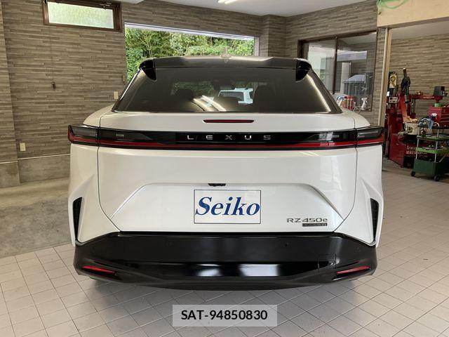 Lexus RZ 2023-10 8036500-26