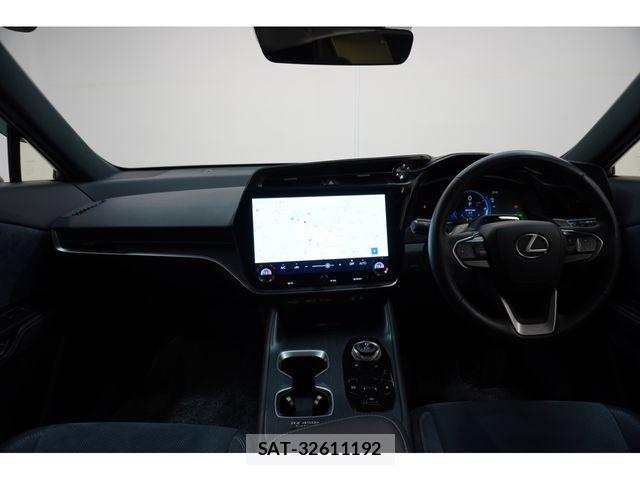 Lexus RZ 2023-07 8315238-9
