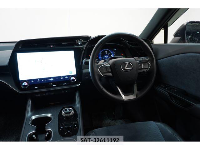 Lexus RZ 2023-07 8315238-10