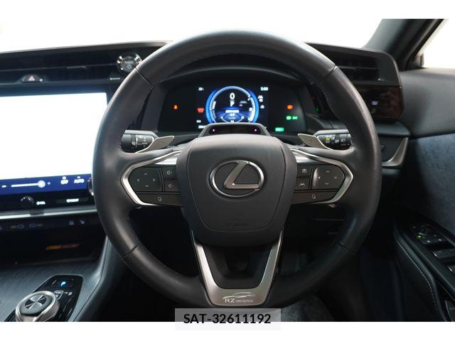 Lexus RZ 2023-07 8315238-14