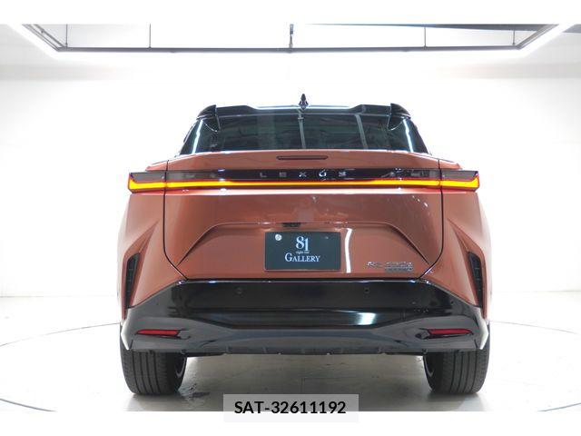 Lexus RZ 2023-07 8315238-5
