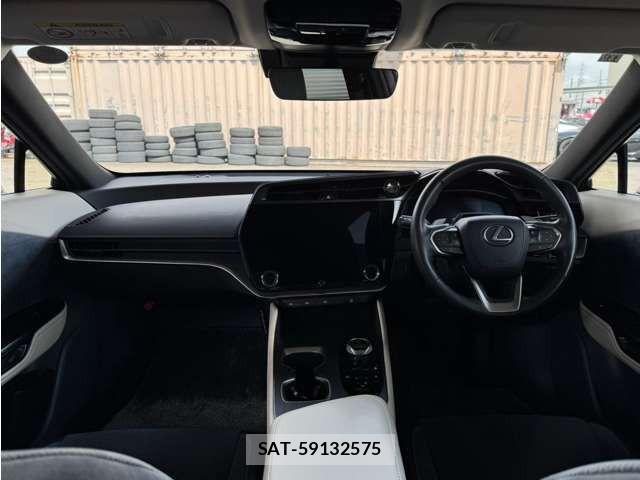 Lexus RZ 2023-01 8796520-2