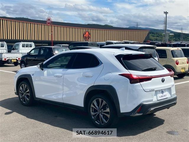 Lexus UX 2020-10 1302694-7