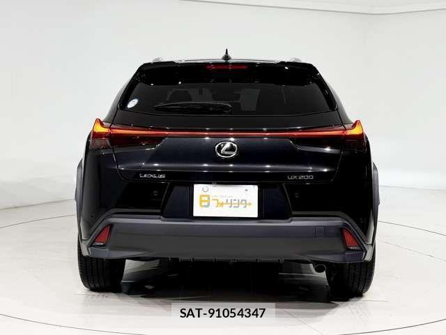 Lexus UX 2021-08 1391765-13