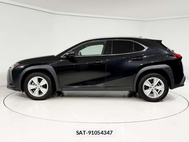 Lexus UX 2021-08 1391765-5