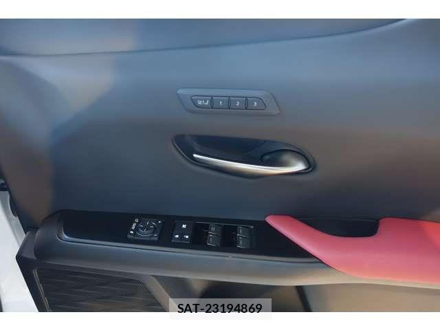Lexus UX 2023-01 1932649-14