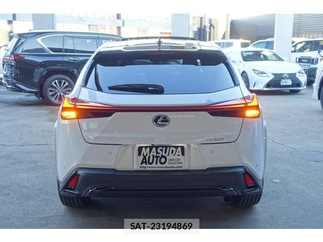 Lexus UX 2023-01 1932649-5