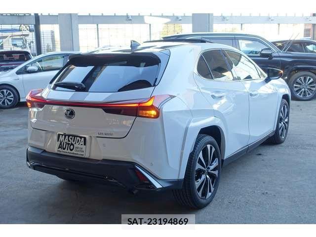 Lexus UX 2023-01 1932649-7