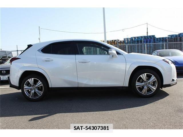 Lexus UX 2022-12 2350592-9